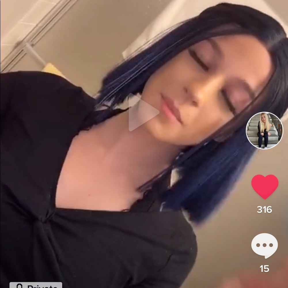 Lacefront wig - Picture 3 of 4